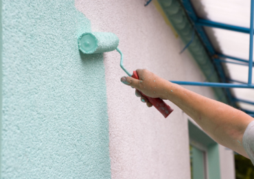 integgiatura Esterna, Vernice per Esterni, Tendenze Colore 2024, Preparazione Superficie, Vernici Ecologiche, Manutenzione Facciata, Valorizzazione Immobili.